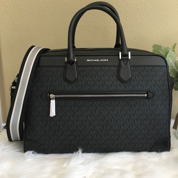 Last one✨Michael Kors travels Luggage Bag - Picture 1 of 8